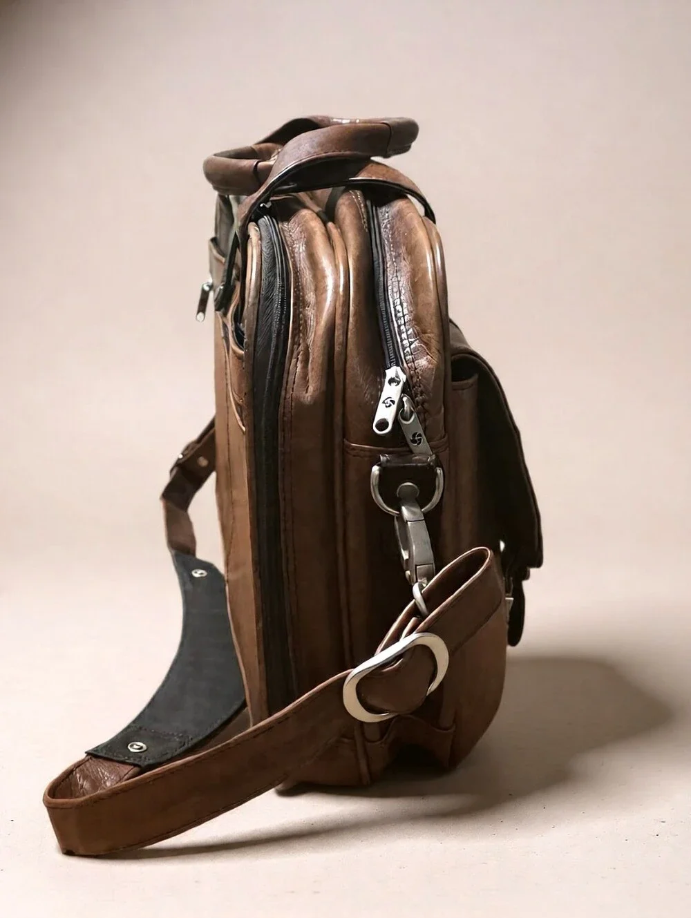 Rare Vintage 1990s Samsonite Distressed Leather Briefcase Messenger Laptop Bag